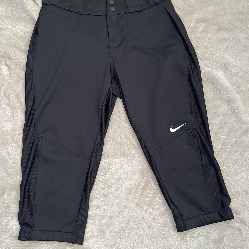 Nike Black Performance Capris - image 1